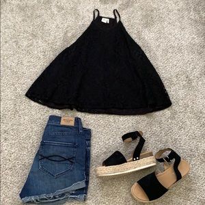 Black crop tank